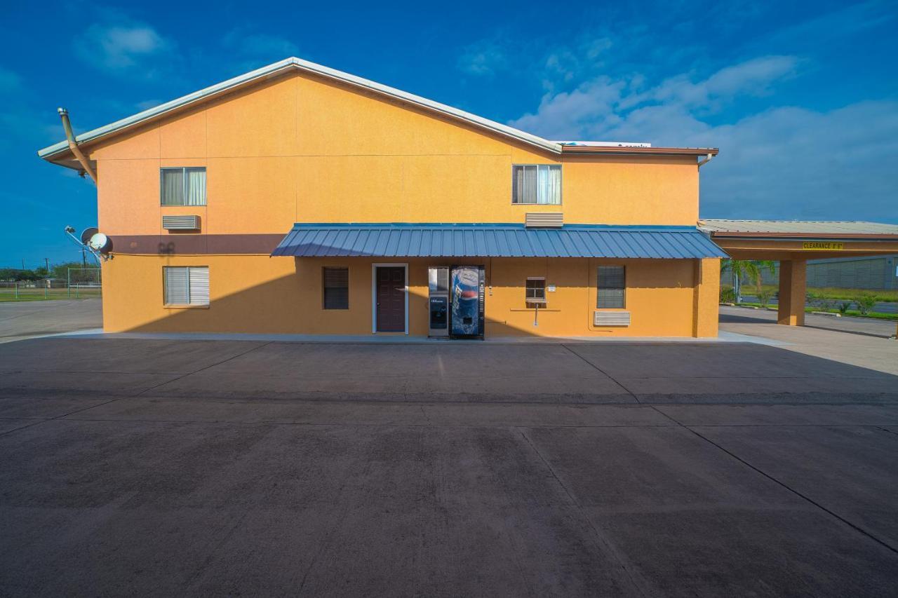 Texas Inn San Benito Near Harlingen ภายนอก รูปภาพ