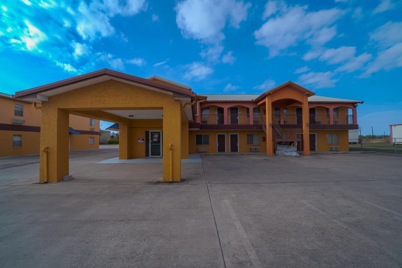 Texas Inn San Benito Near Harlingen ภายนอก รูปภาพ