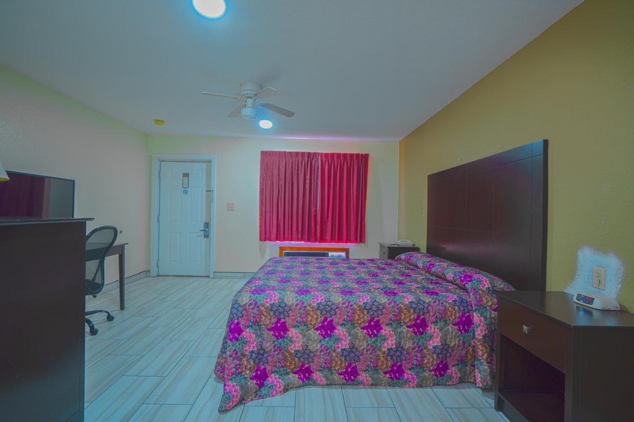 Texas Inn San Benito Near Harlingen ภายนอก รูปภาพ