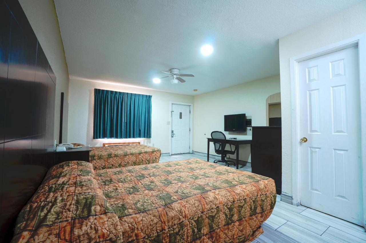 Texas Inn San Benito Near Harlingen ภายนอก รูปภาพ