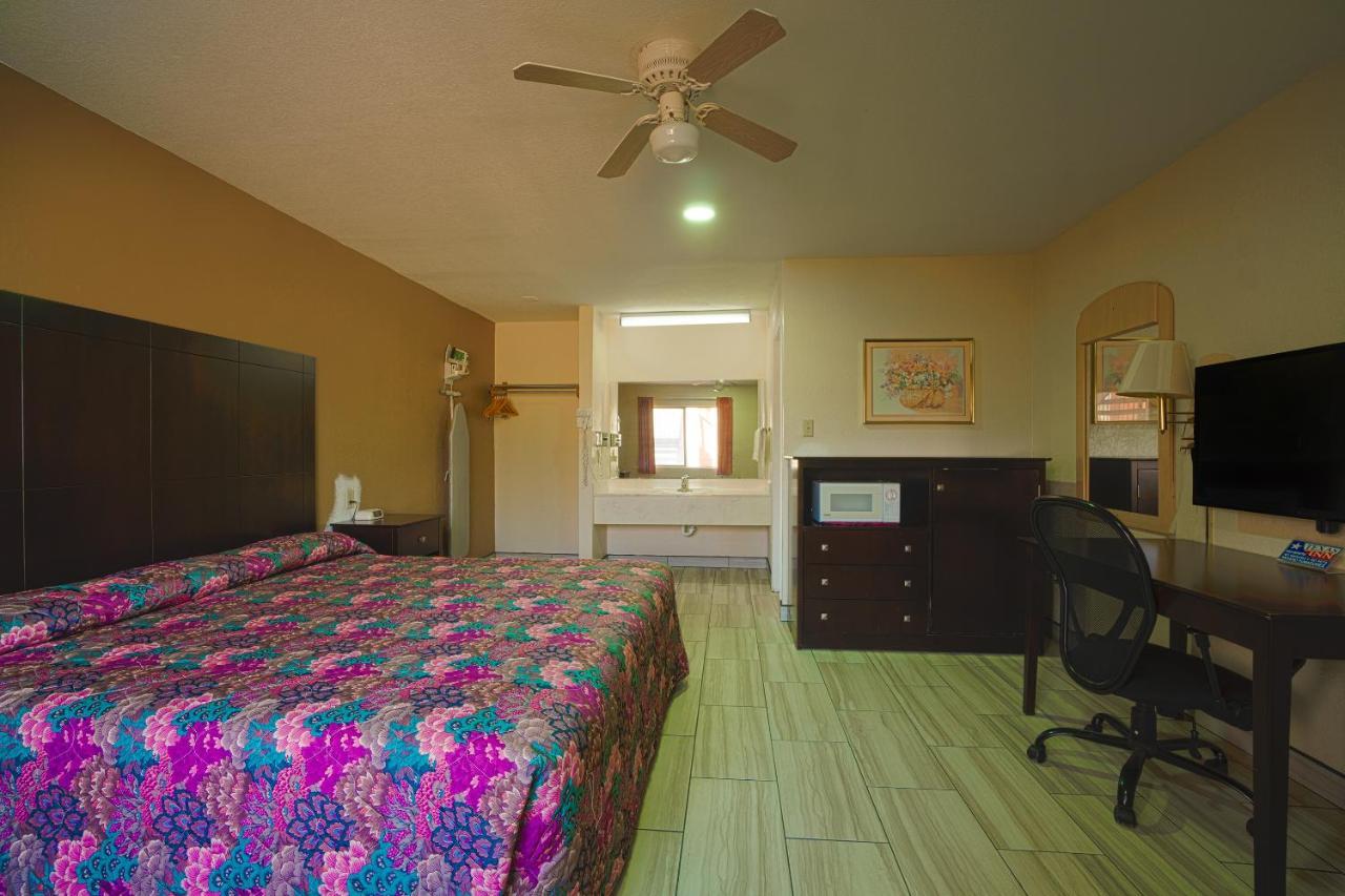 Texas Inn San Benito Near Harlingen ภายนอก รูปภาพ