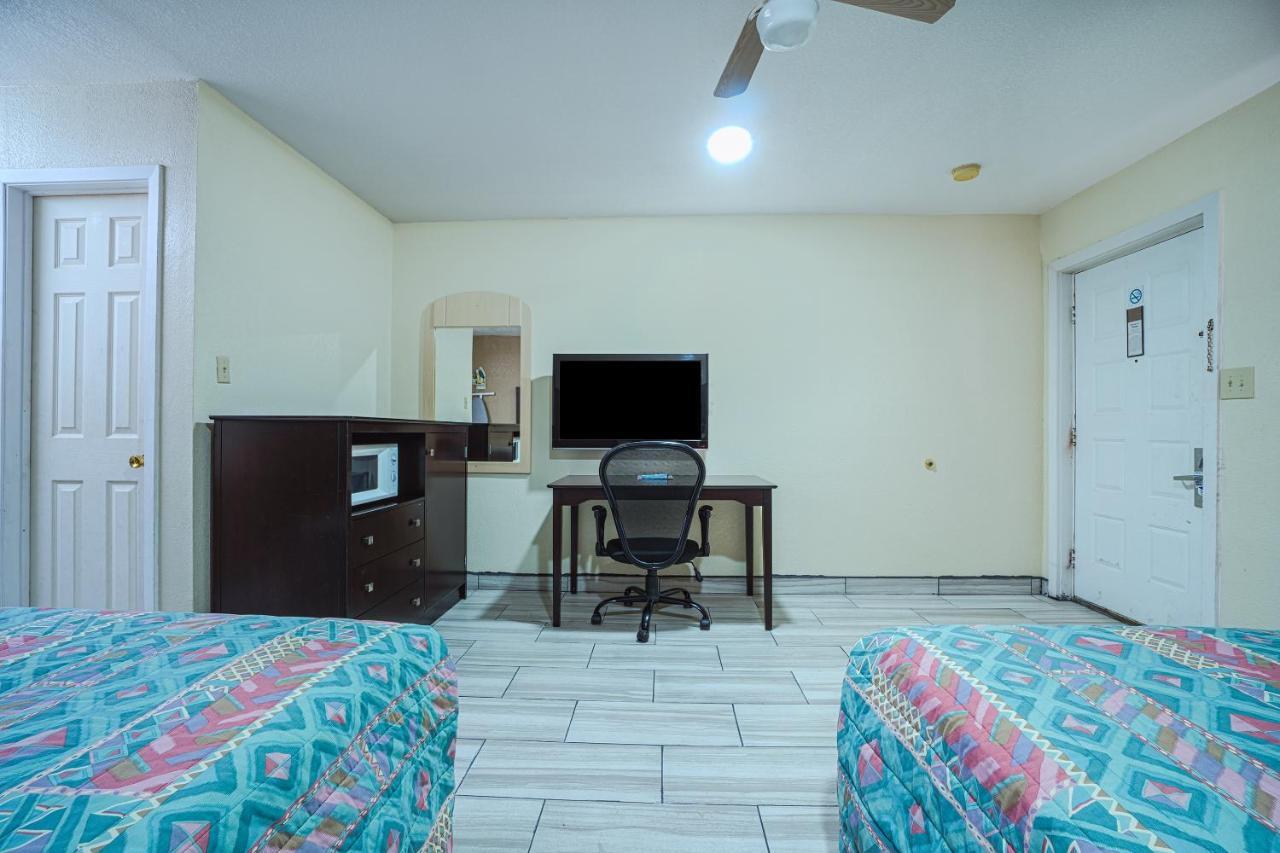 Texas Inn San Benito Near Harlingen ภายนอก รูปภาพ