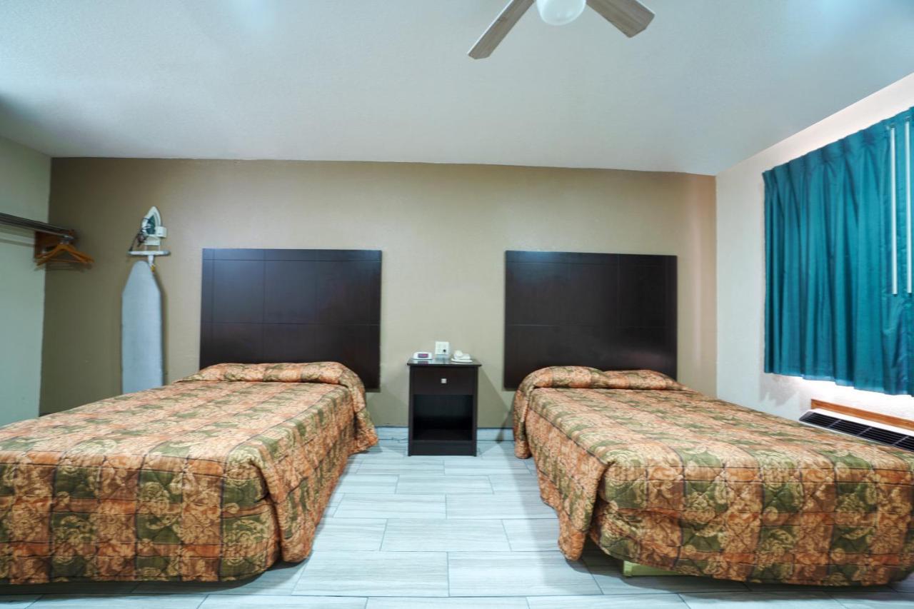 Texas Inn San Benito Near Harlingen ภายนอก รูปภาพ