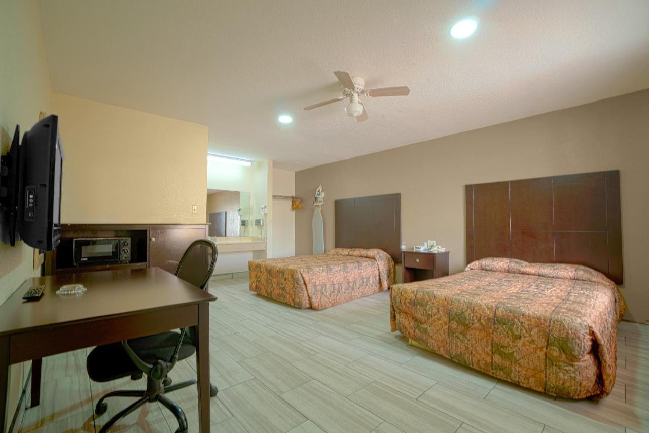 Texas Inn San Benito Near Harlingen ภายนอก รูปภาพ