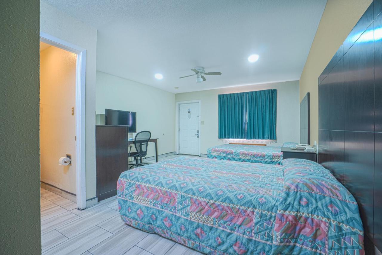 Texas Inn San Benito Near Harlingen ภายนอก รูปภาพ