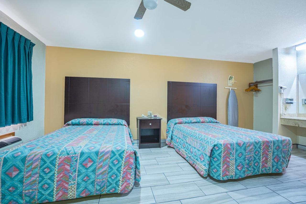 Texas Inn San Benito Near Harlingen ภายนอก รูปภาพ