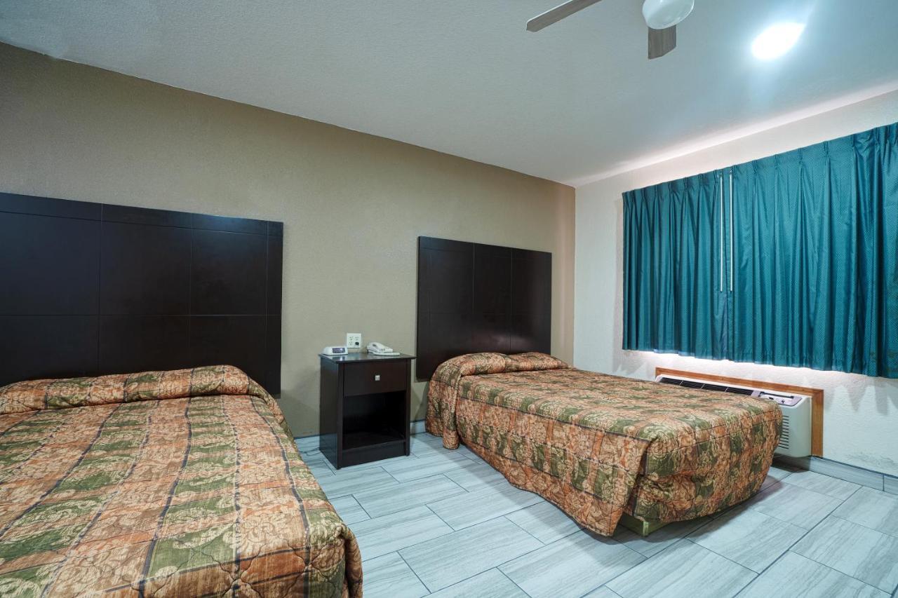 Texas Inn San Benito Near Harlingen ภายนอก รูปภาพ