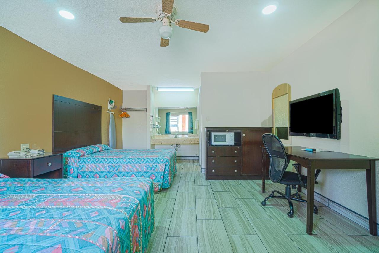 Texas Inn San Benito Near Harlingen ภายนอก รูปภาพ