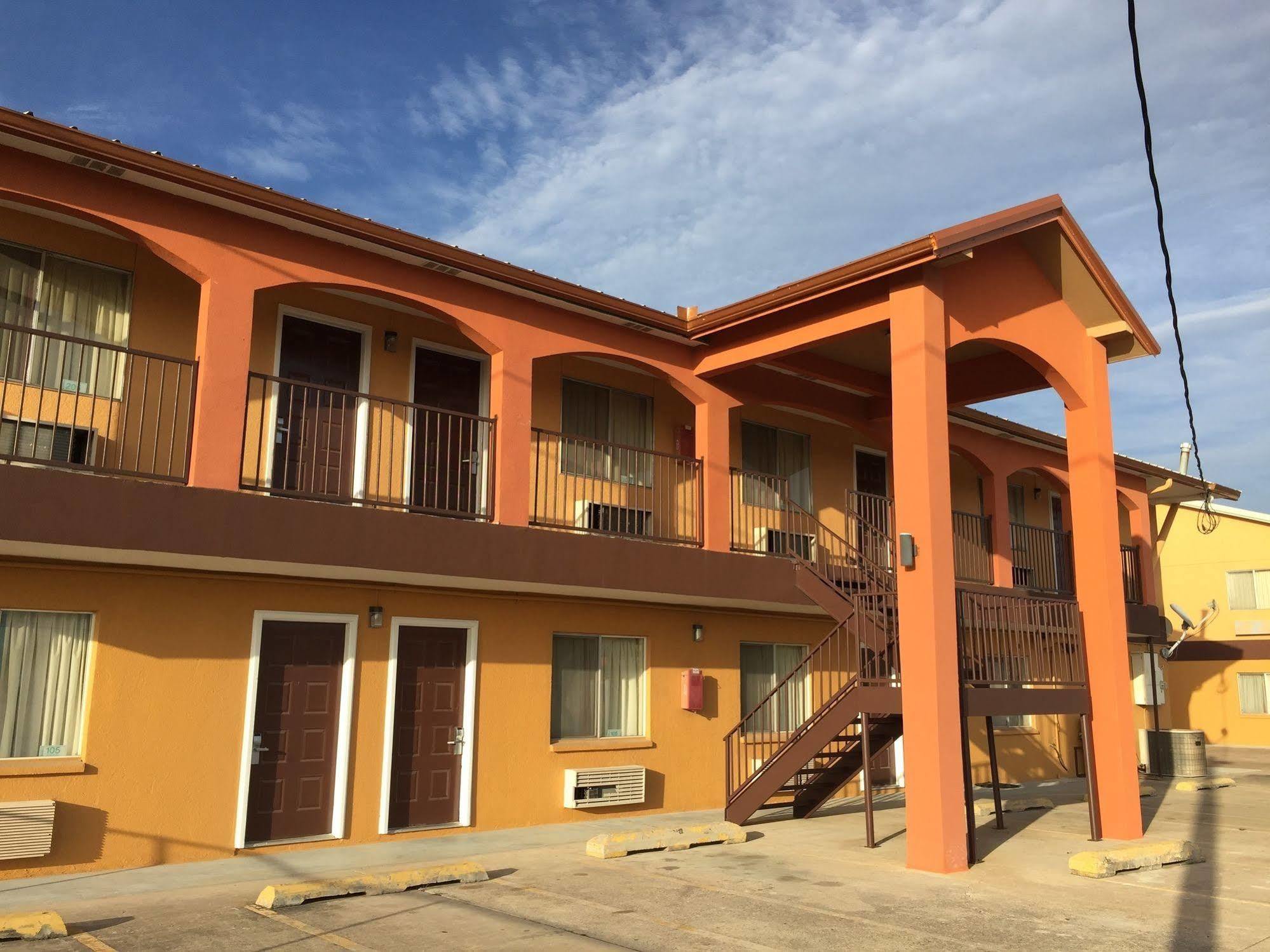 Texas Inn San Benito Near Harlingen ภายนอก รูปภาพ